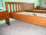 nábytek 27 - postel z masivu, QUATRO Dřevostyl s.r.o. (truhlářství a tesařství, Tachov, Plzeňský kraj)